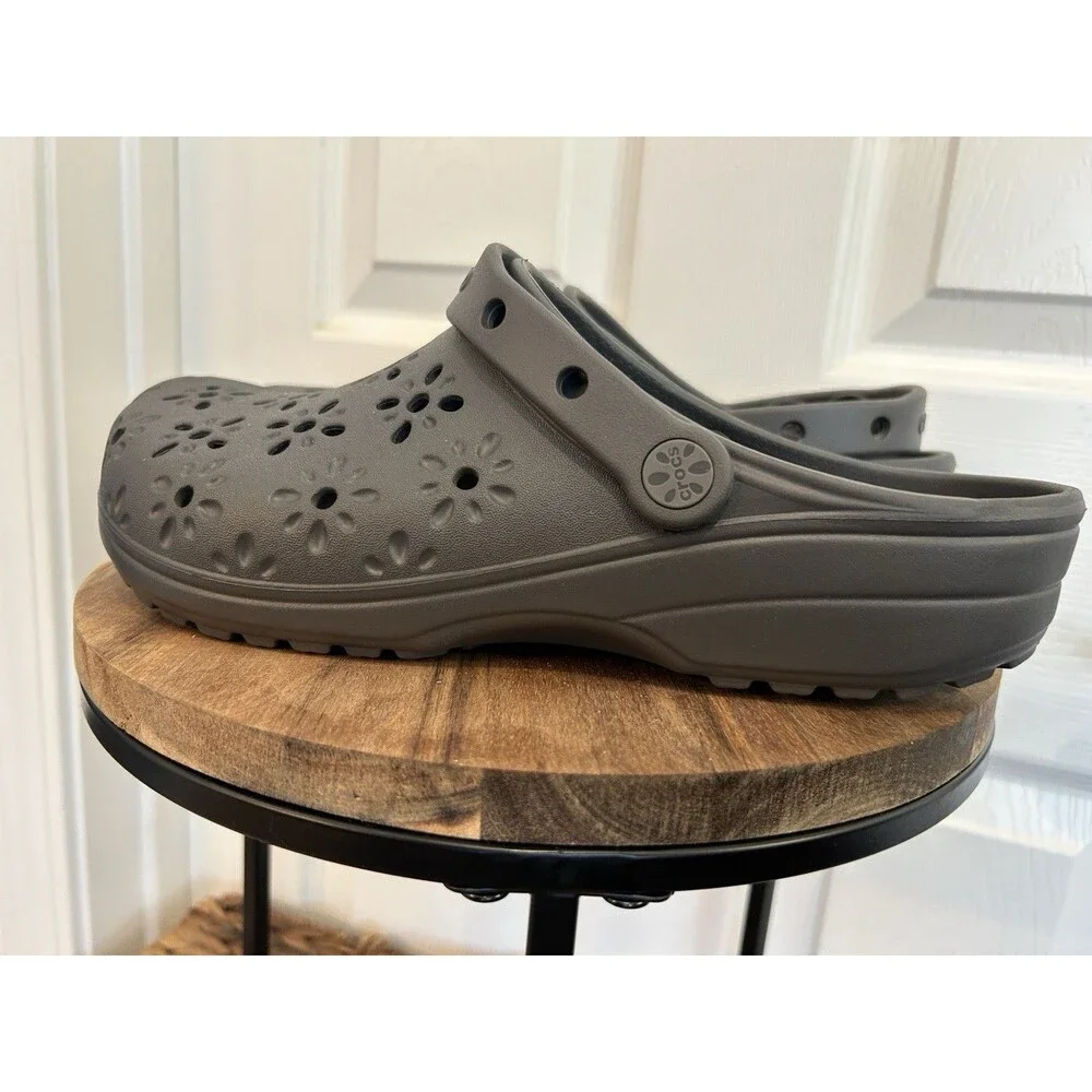 Crocs Classic Floral Cut Out Clogs New Men's 9/ Women’s 11 in Gray